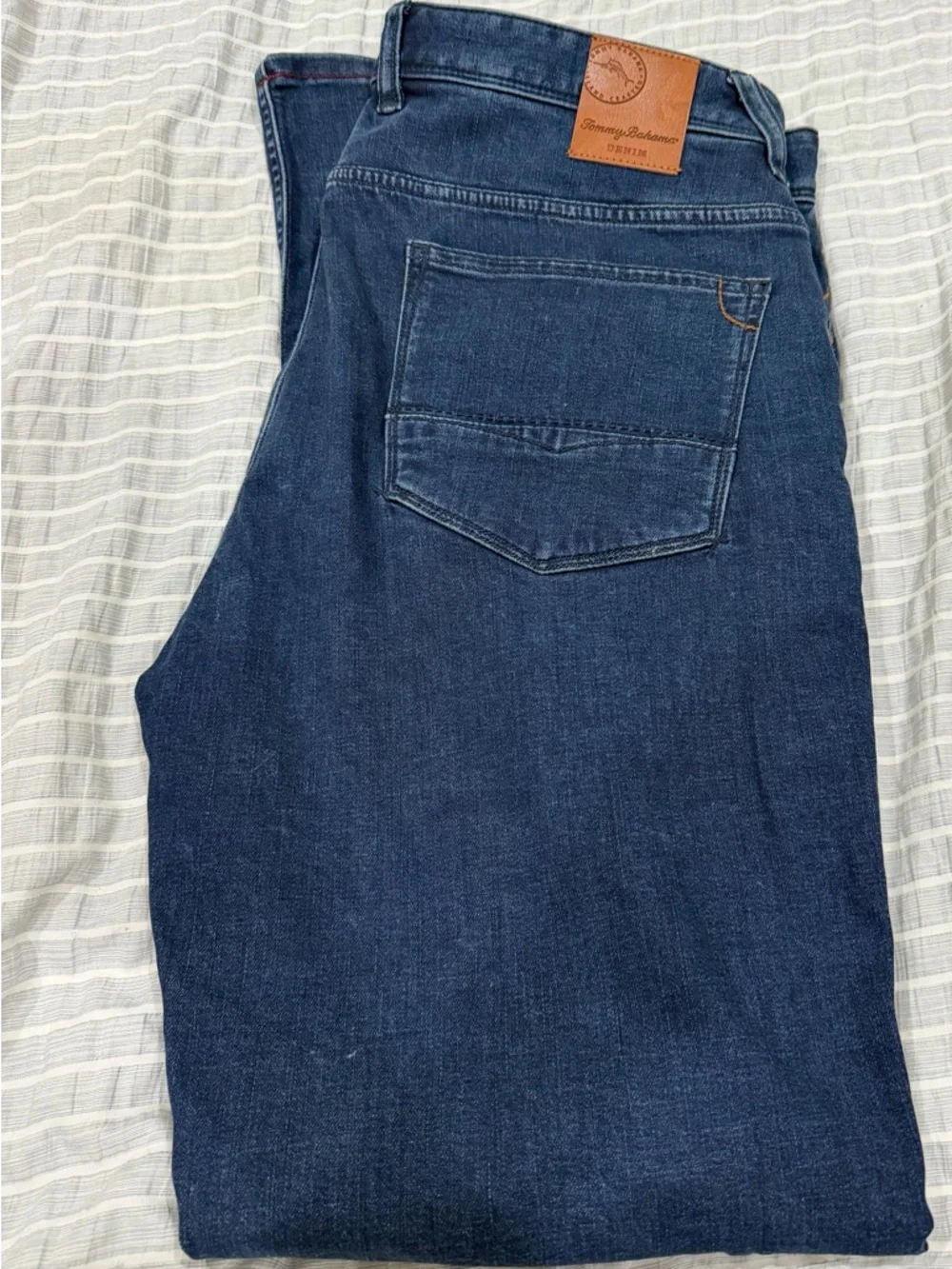 Men's Tommy Bahama 36x32 Indigo Denim Jeans - Picture 3 of 3